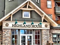 *APRES SKI LODGE, SKI IN-SKI OUT, CENTRAL VILLAGE!