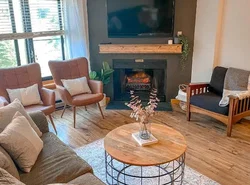 Ski-In Ski-out Luxury Condo with Hot Tub and pools