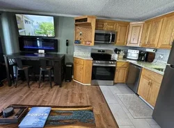 Stroll to Slopes, Village Area, Ski in-out MtLodge 308