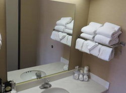 Howard Johnson by Wyndham Torrance