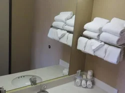 Howard Johnson by Wyndham Torrance