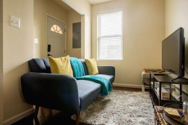  STACKED ROWHOME UP & COMING CONVENIENCE - thumb 2