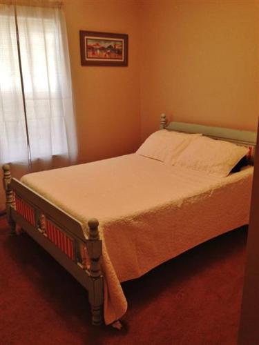 Clean & Cozy Savannah House Near Tybee Beaches! - thumb 4