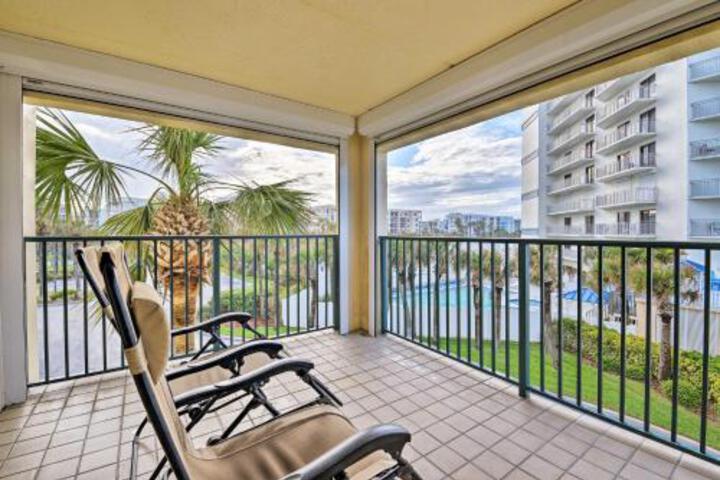 Lavish Beachfront Condo W / Balcony+Pool Access - thumb 6