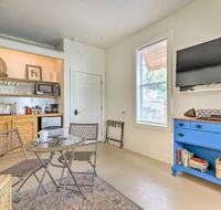 Old Town Getaway Walk to Shops Dining Bay - Accommodation Houston