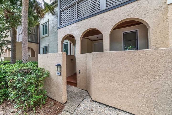 Colonnade Club 200 2 Bedrooms Sleeps 4 - thumb 1