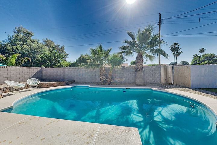 New Listing! Chic Haven W / Private Pool Game Room 4 Bedroom Home - thumb 2