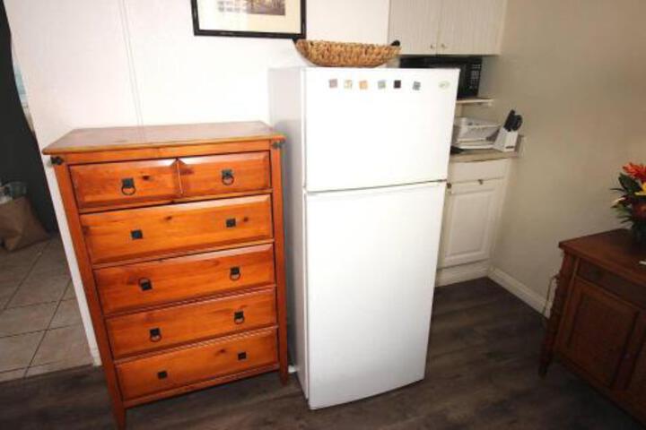 BLUE DIAMOND Studio! Free Parking!! 1814 - thumb 0