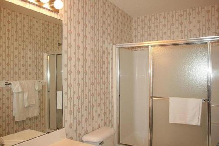 604M Condo - thumb 2