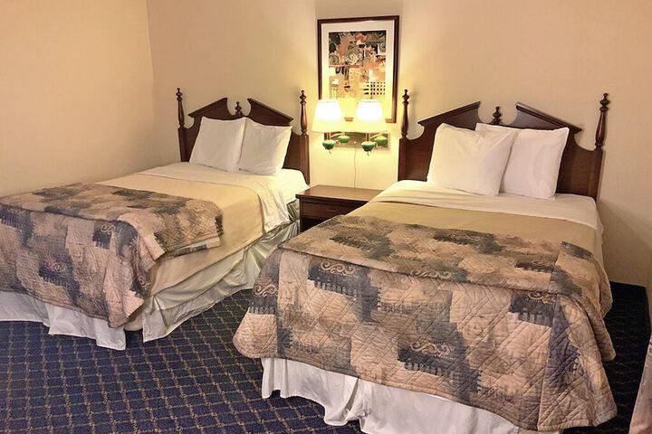 Regency Inn & Suites - thumb 4