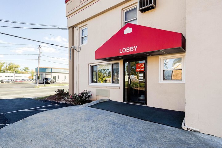 Econo Lodge West Springfield Hwy 5 - thumb 3