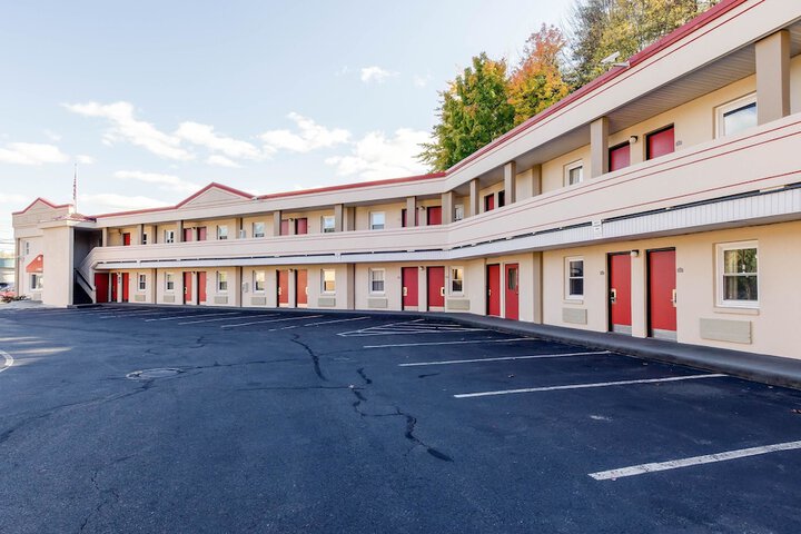 Econo Lodge West Springfield Hwy 5 - thumb 2