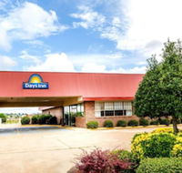Days Inn by Wyndham Batesville - Accommodation Houston