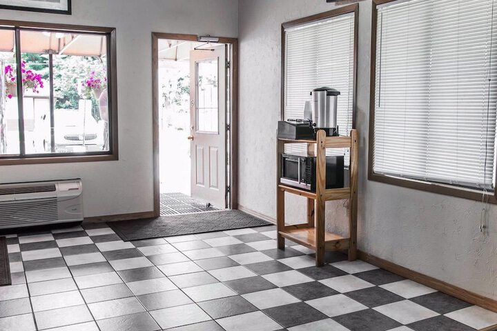 FairBridge Inn Express Battle Creek - thumb 4