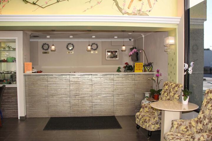 Ambassador Inn Alhambra - thumb 2