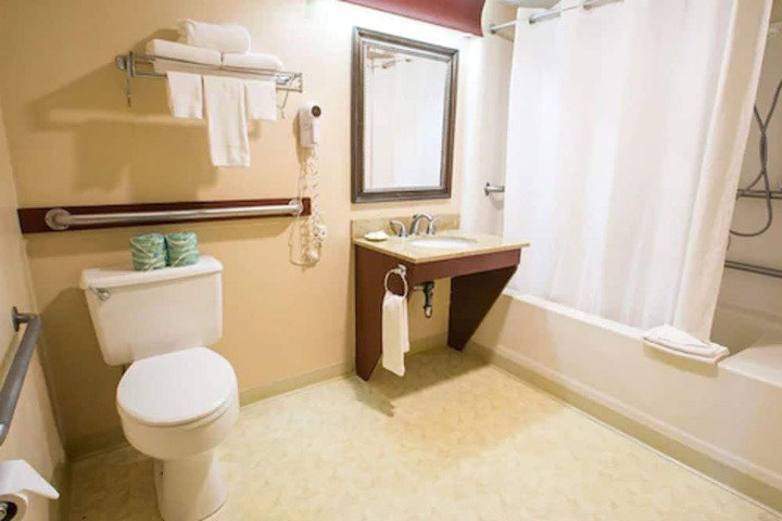 Tidewater Inn - thumb 7