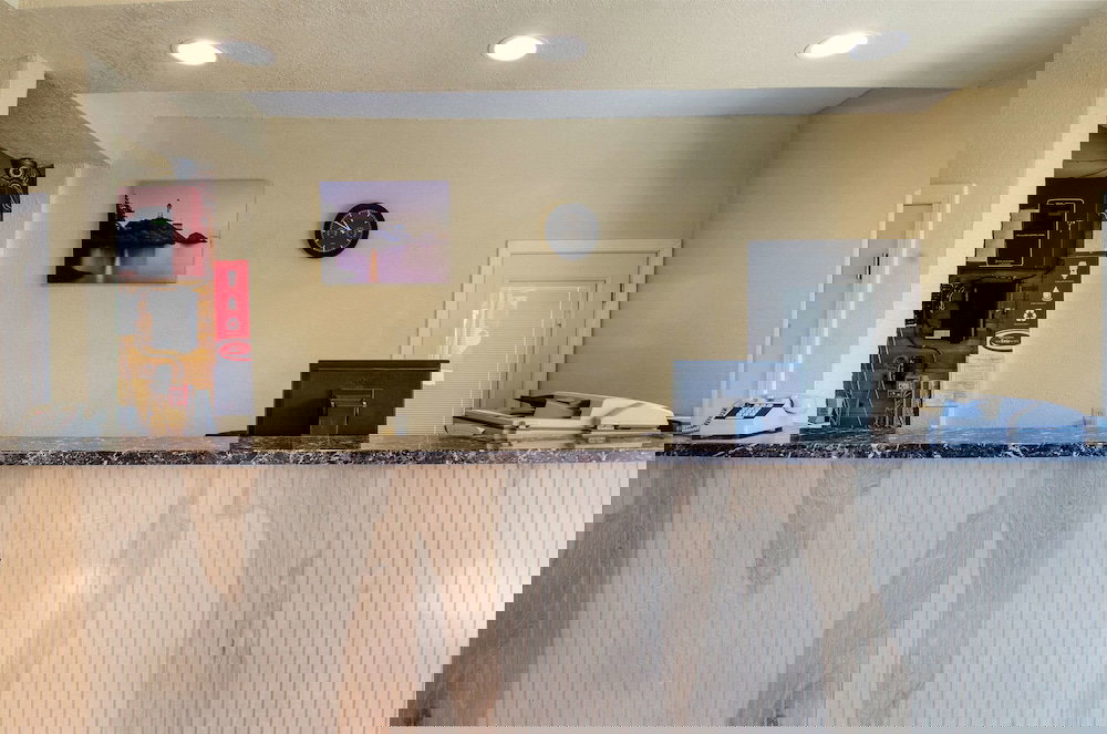 Econo Lodge - thumb 5