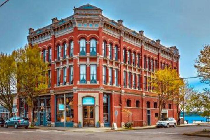 The Waterstreet Hotel - thumb 0