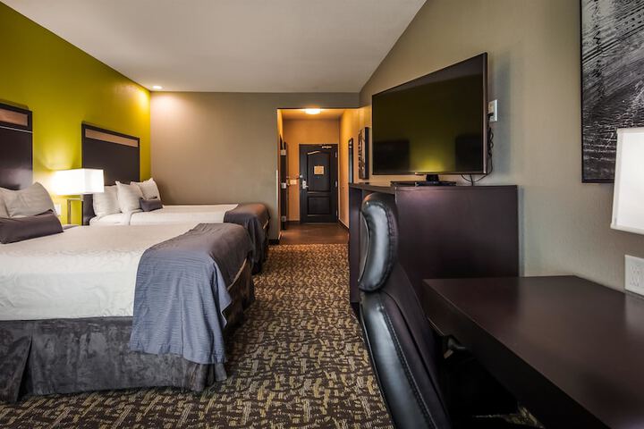 Best Western Plus Bay City Inn & Suites - thumb 6