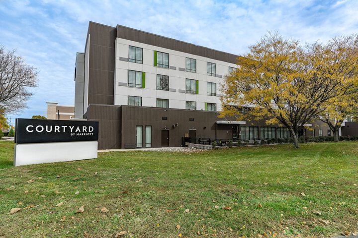 Courtyard By Marriott West Springfield - thumb 1