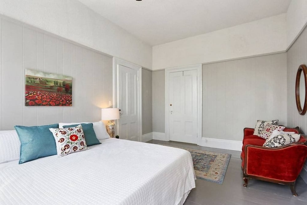 Troup Square Three Bedroom Villa - thumb 4