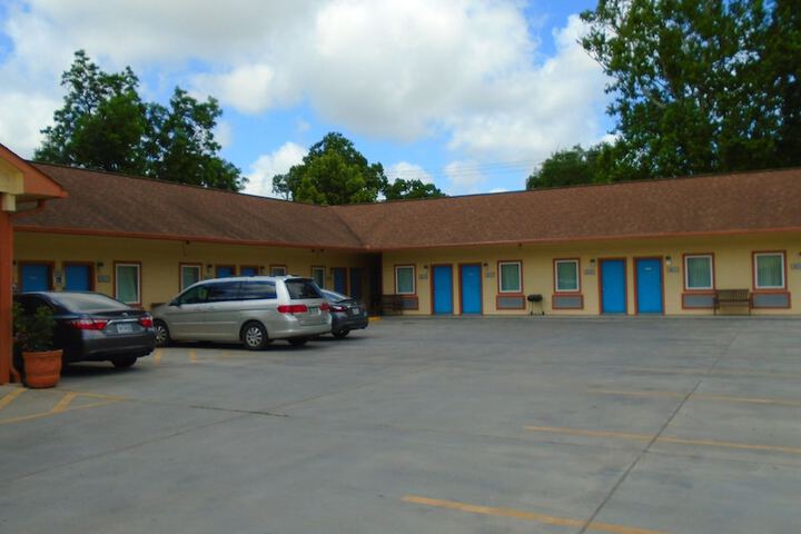 Town House Motel - thumb 1