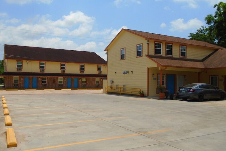 Town House Motel - thumb 7