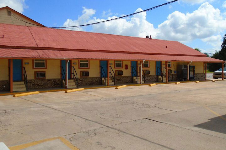 Town House Motel - thumb 4