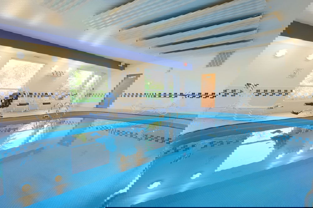 Zane Inn And Suites - thumb 1