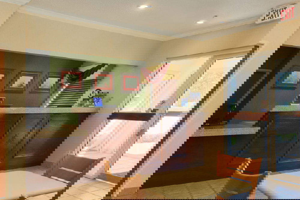 Zane Inn And Suites - thumb 0