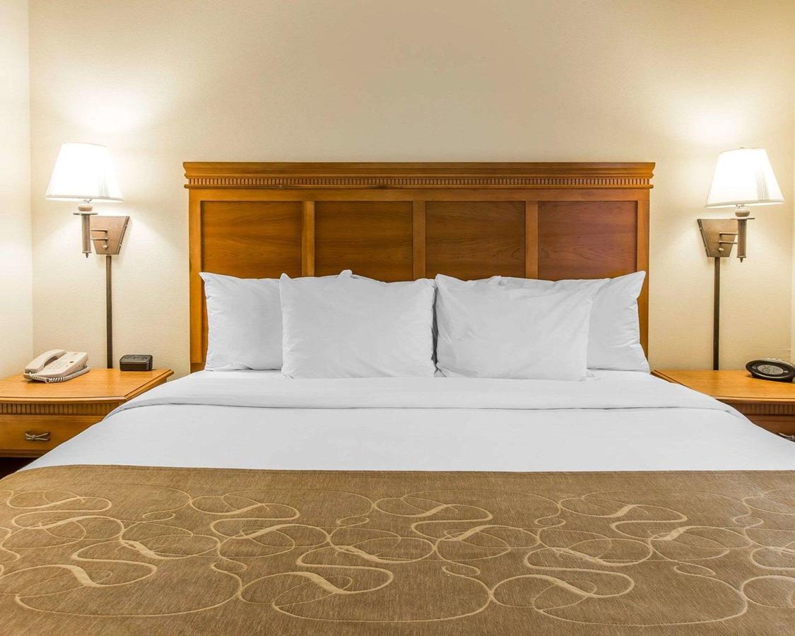 Comfort Suites - thumb 21