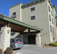 Parkwood Inn  Suites - Accommodation Houston