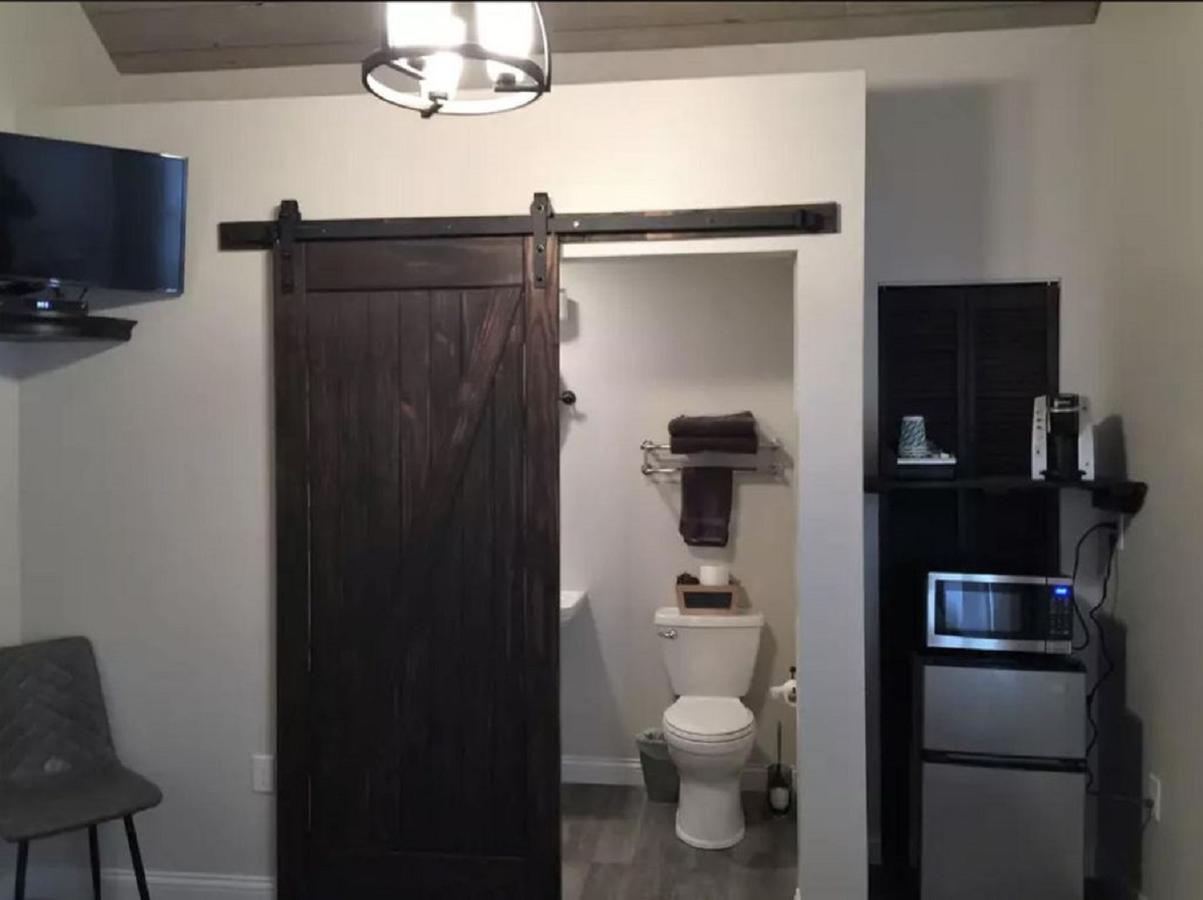 Yard Geese- Galloping Goose Cottages - thumb 3