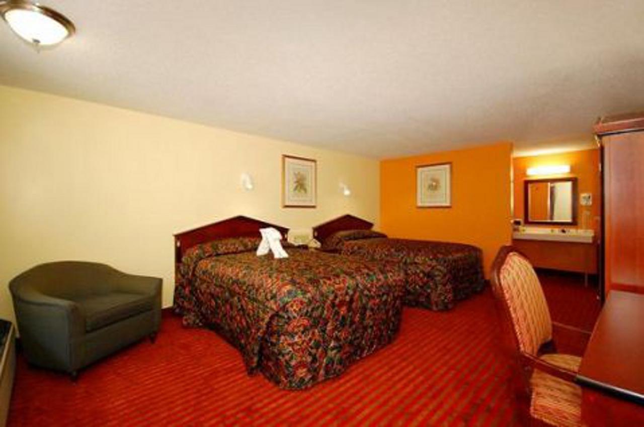 Captains Quarters Motel & Conference Center - thumb 18