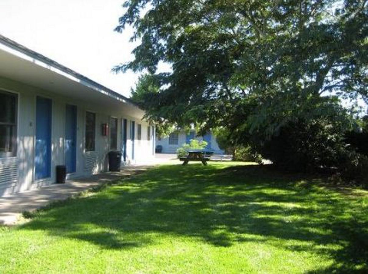 Captains Quarters Motel & Conference Center - thumb 3