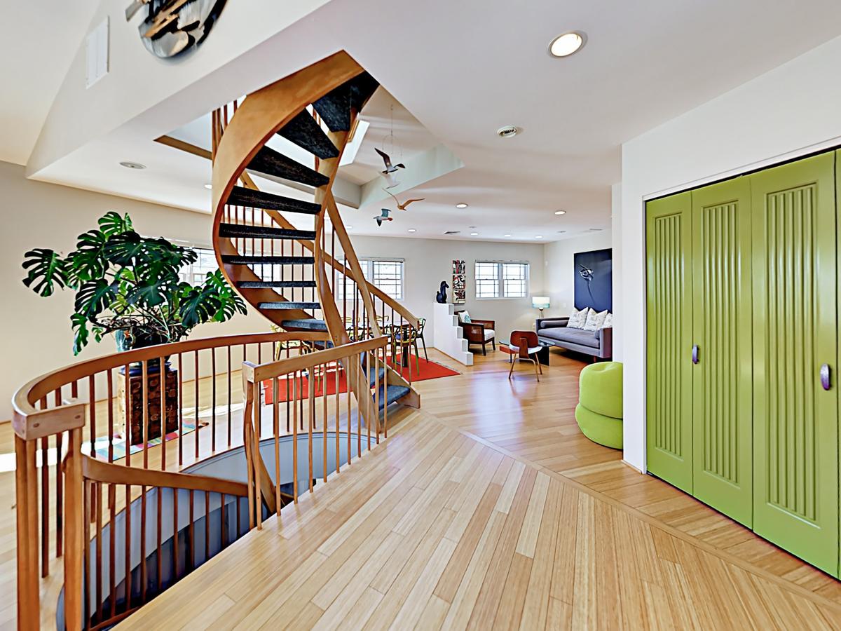 Iconic West End Home Home - thumb 1