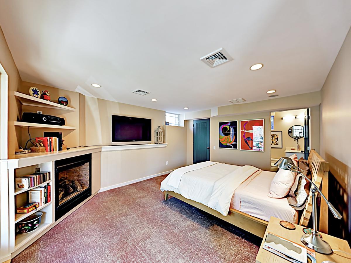 Iconic West End Home Home - thumb 13