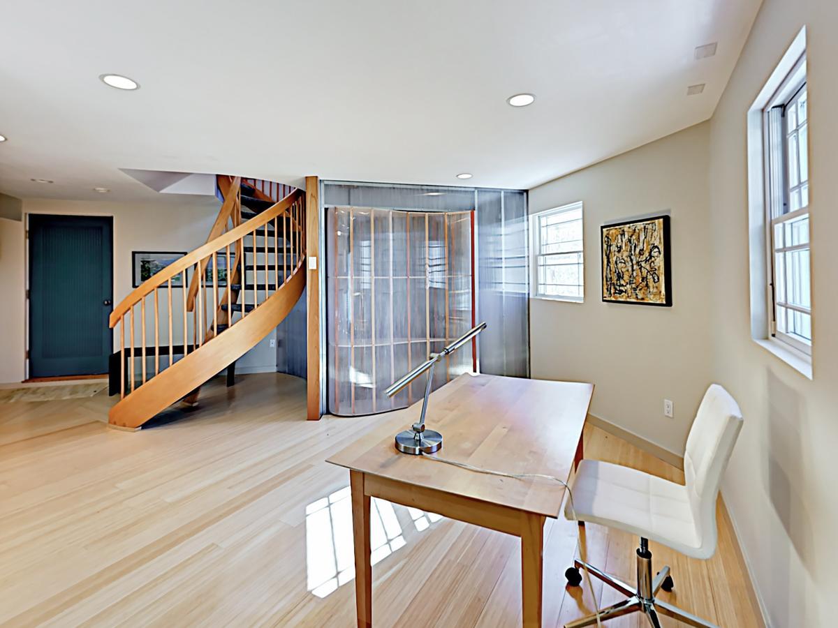 Iconic West End Home Home - thumb 11