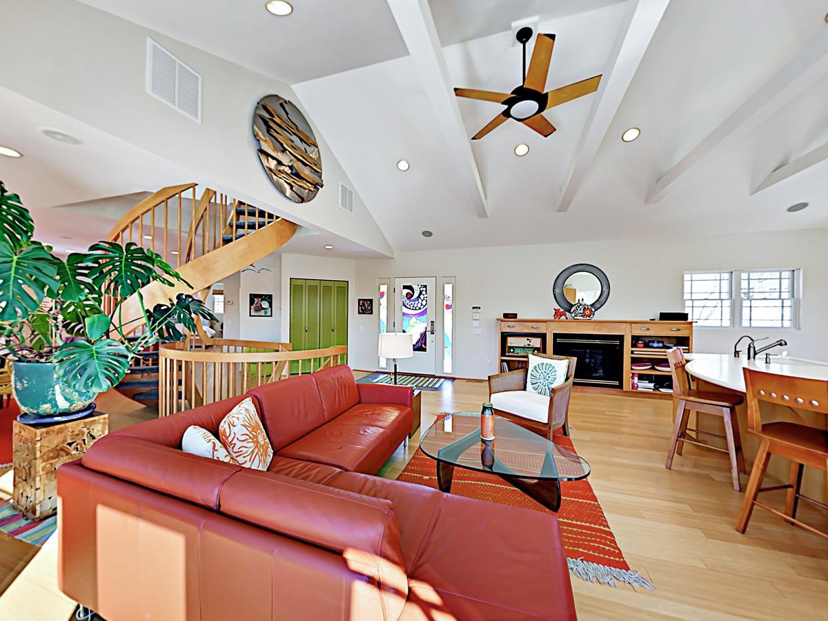 Iconic West End Home Home - thumb 3