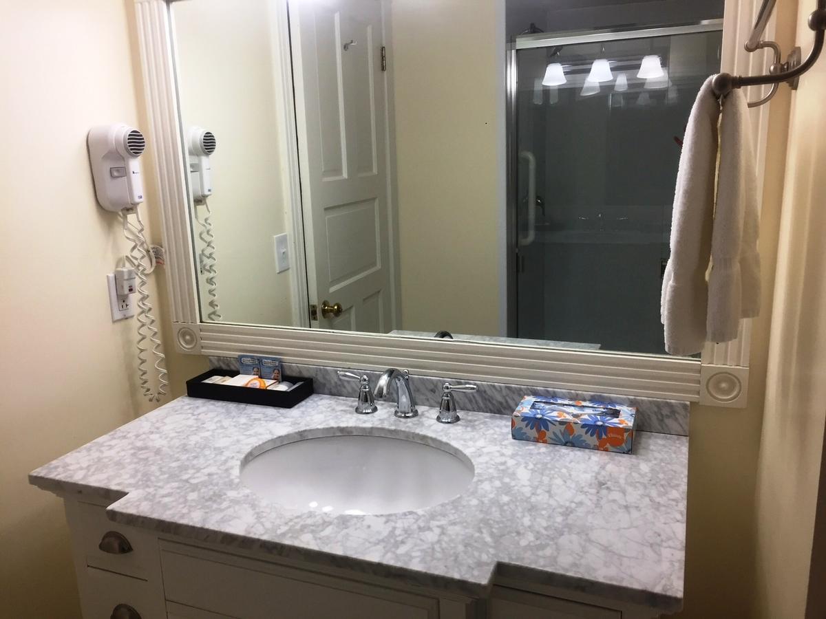 Stafford's Perry Hotel - thumb 20