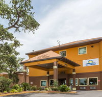 Days Inn by Wyndham Biloxi Beach - Accommodation Houston