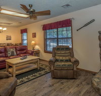 Shadow Mountain Lodge and Cabins - Accommodation Houston