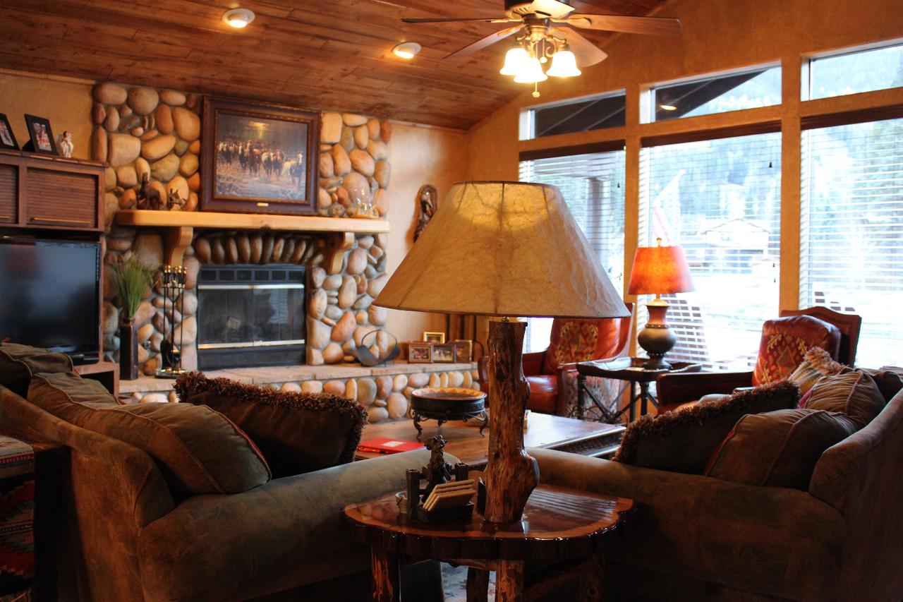 River Ritz Cabin - thumb 1