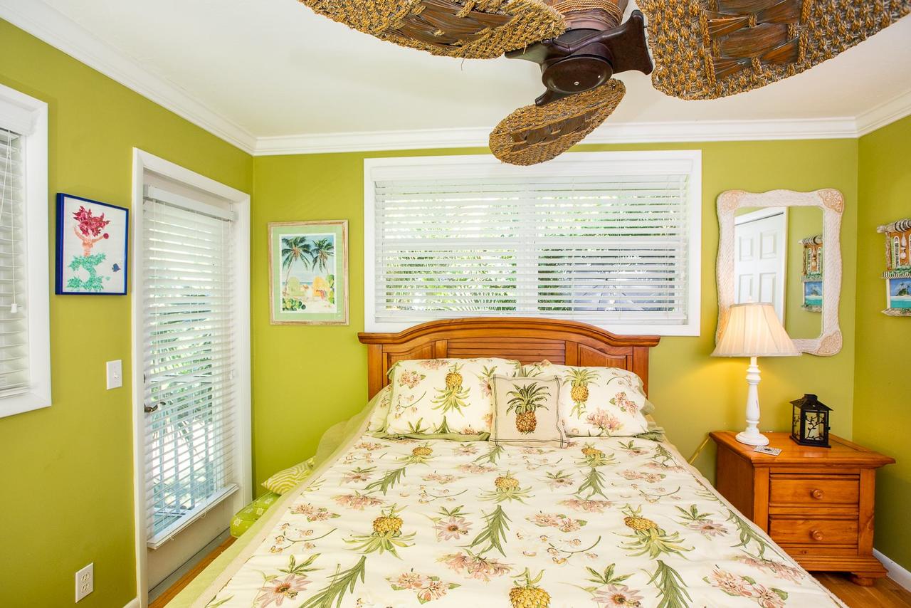 YELLOW FIN ON CARDIUM - thumb 16