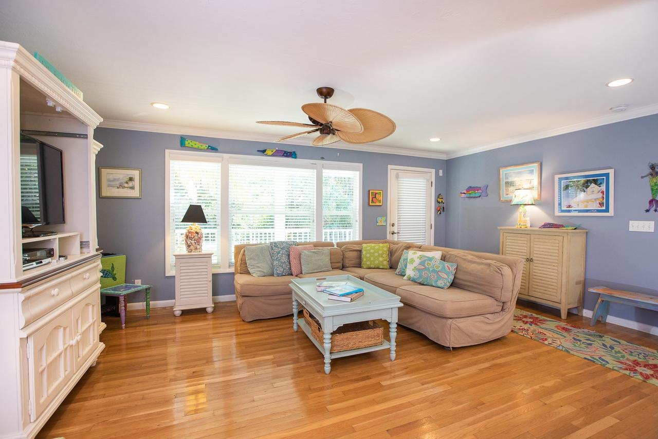 YELLOW FIN ON CARDIUM - thumb 3