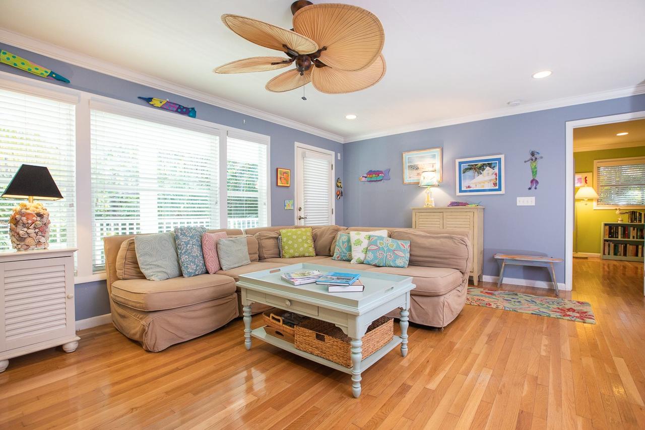 YELLOW FIN ON CARDIUM - thumb 4