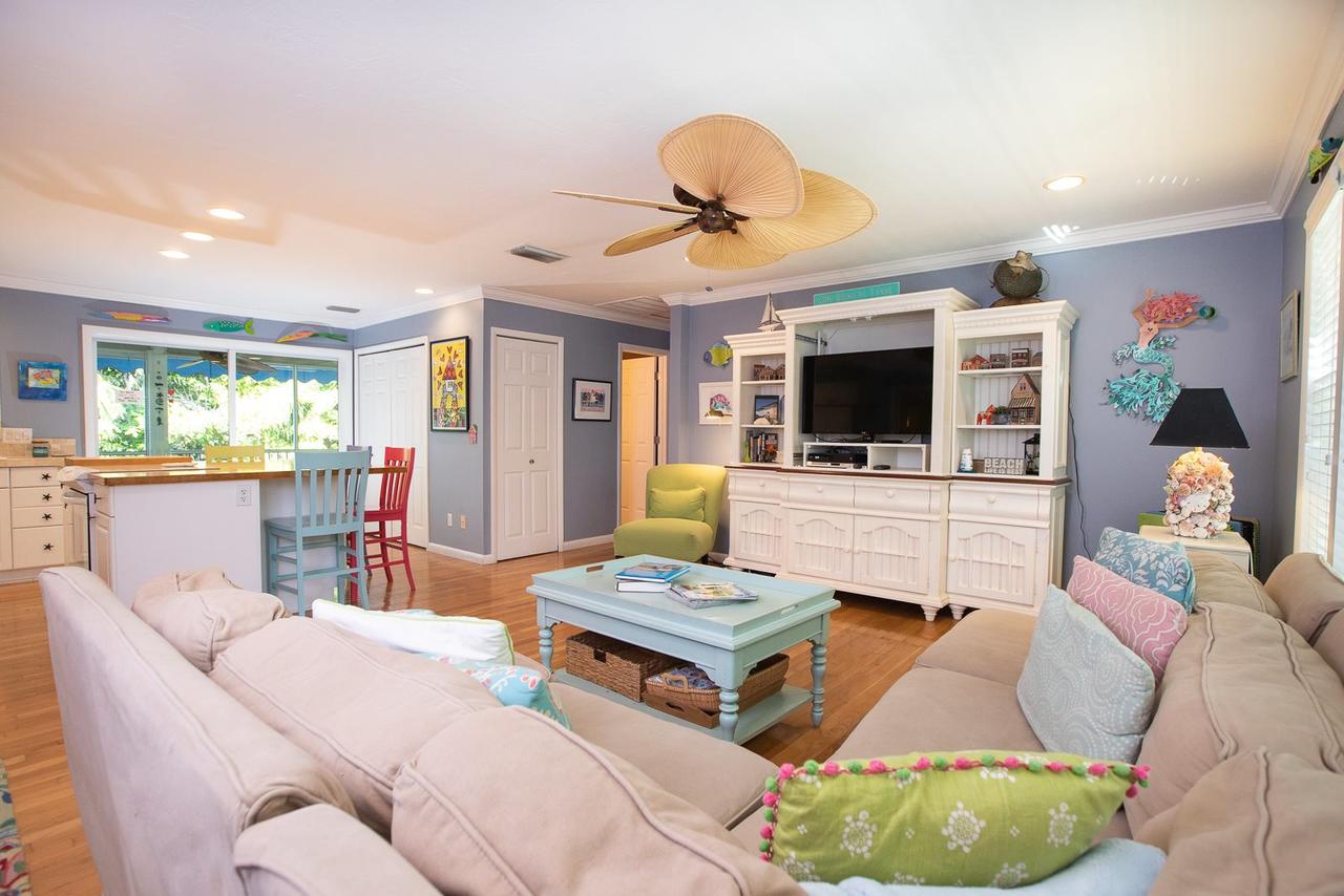 YELLOW FIN ON CARDIUM - thumb 2