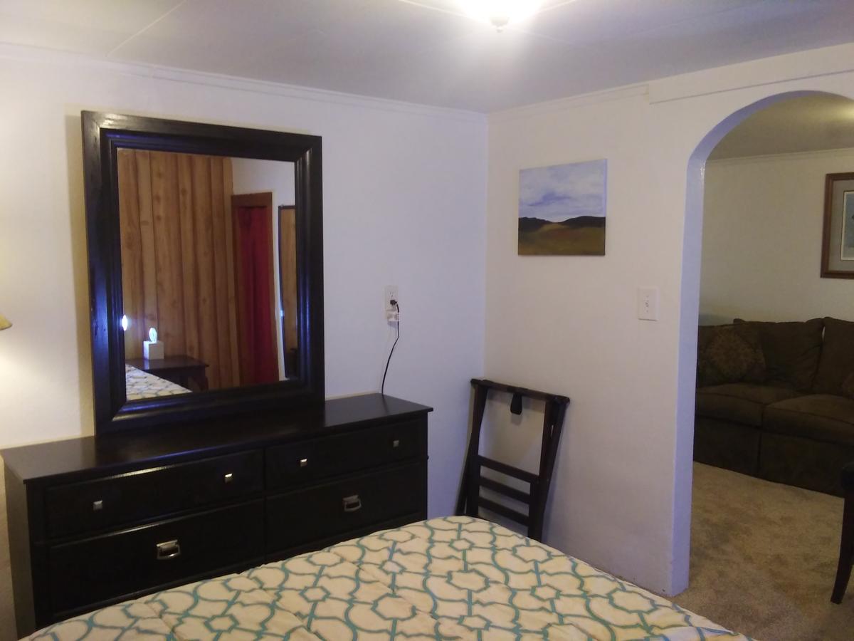 137 1/2 W. 1st St - thumb 19