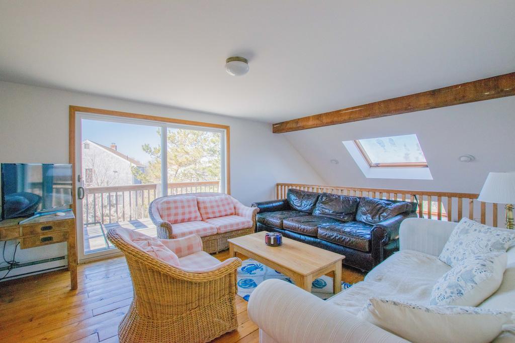 202 - Great Hollow - thumb 1