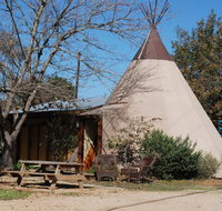 7 White Buffalo - Tipis on the Guadalupe - Accommodation Houston